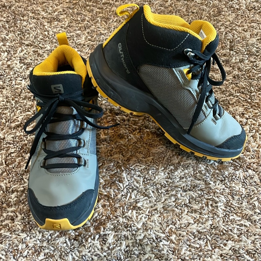 Salomon Kids Hiking Boots Size 2